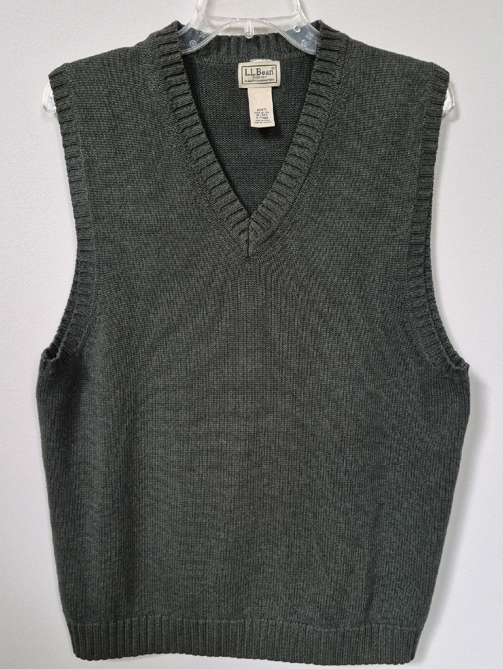 L.L. Bean Men's M V-Neck Sweater Vest Green Cotton Rib Knit Classic Golf Preppy